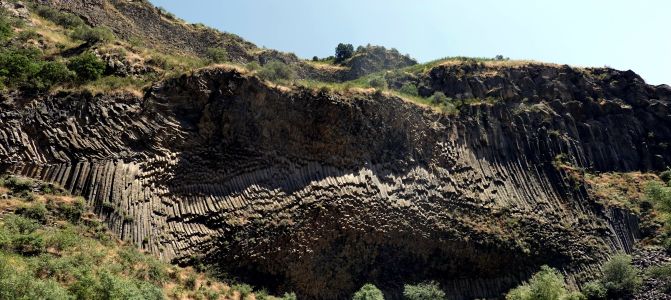 V údolí řek Geghard a Azad pod chrámem Garni jsou nádherné čedičové sloupy.